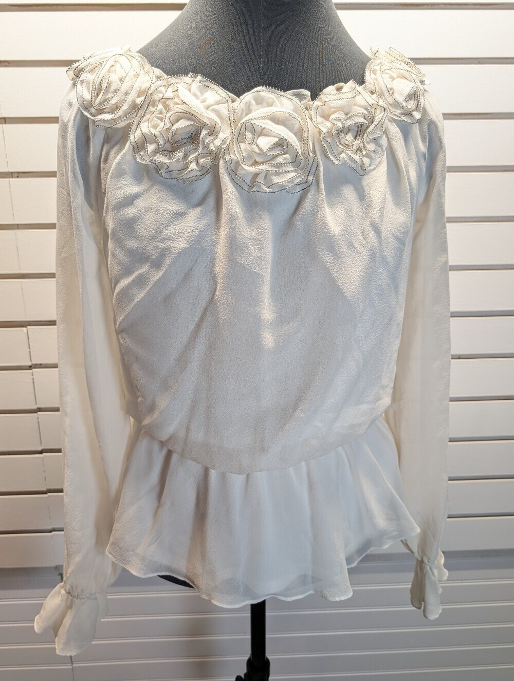 Adrianna Papell Evening Essentials Elegant Cream Rosette Silk Top Size M EUC